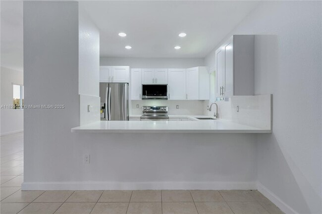 Building Photo - 383 NE 34th Terrace