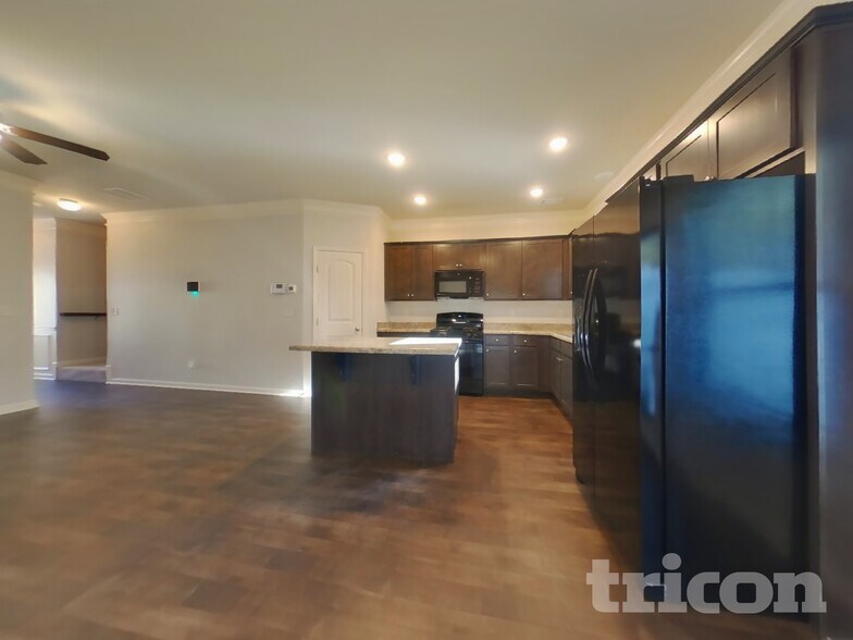 Building Photo - 371 Turtle Creek Dr