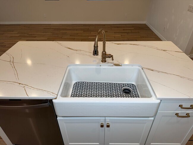 Building Photo - 1673 N St Francis Pl