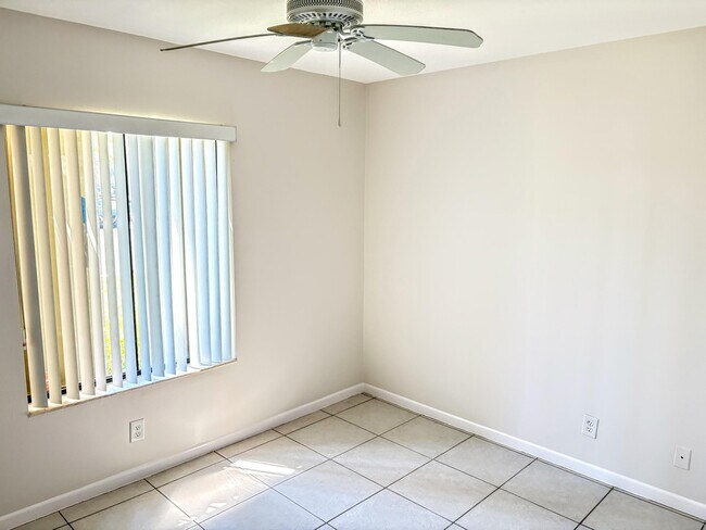 Building Photo - 631 Sea Pine Way