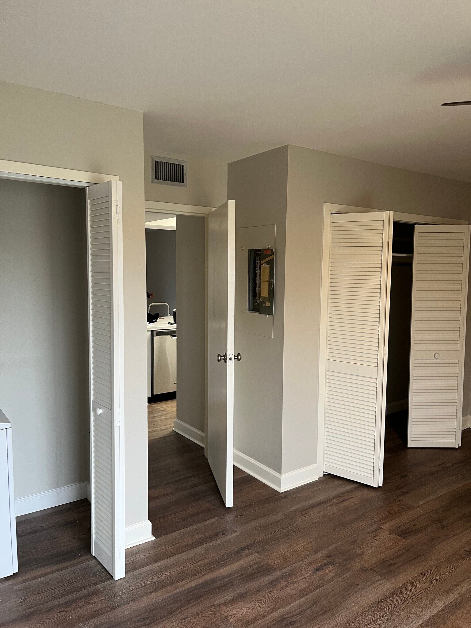 Building Photo - 2125 Blakemore Ave