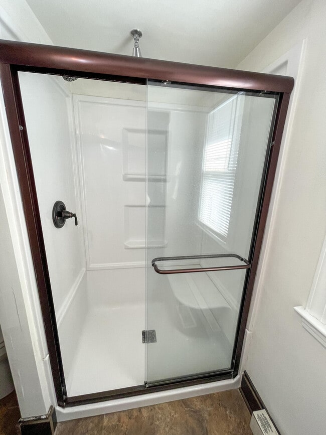 Building Photo - 21 Anderson Ave