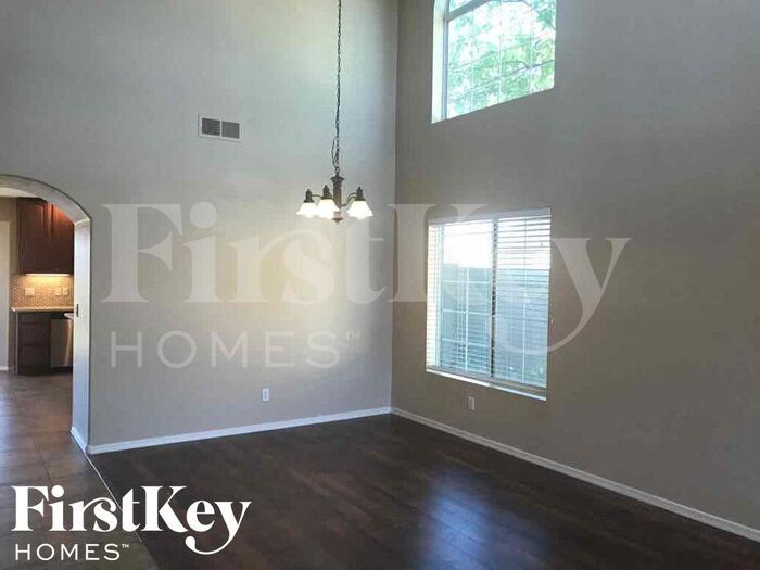 Building Photo - 2814 W Kowalsky Ln