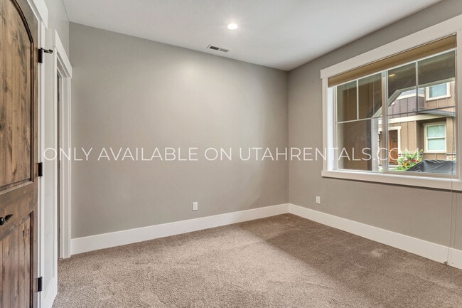 Building Photo - 13608 Super G Ln