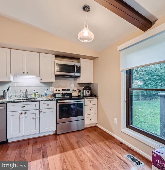 Building Photo - 6210 Hidden Clearing