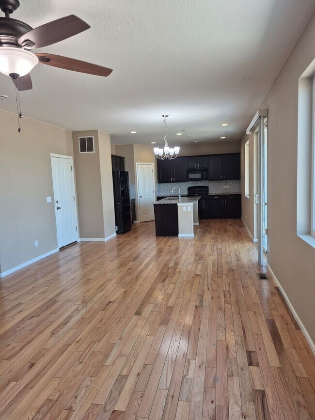 Building Photo - Spacious 5-Bed Home in Banning Lewis Ranch – Mountain Views