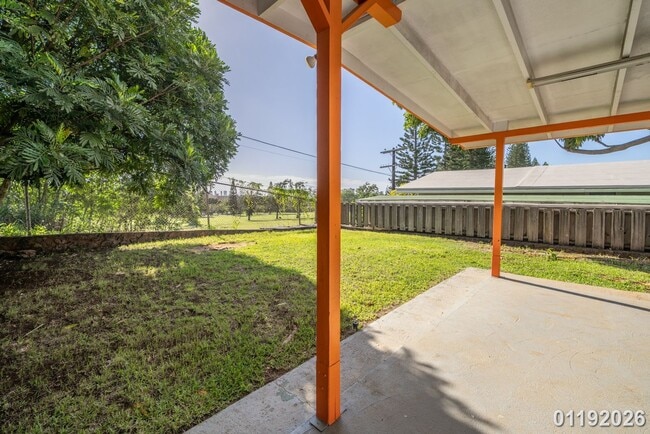 Building Photo - $2,600 / 1br - 1 BED 1 BATH DUPLEX (Honolulu)