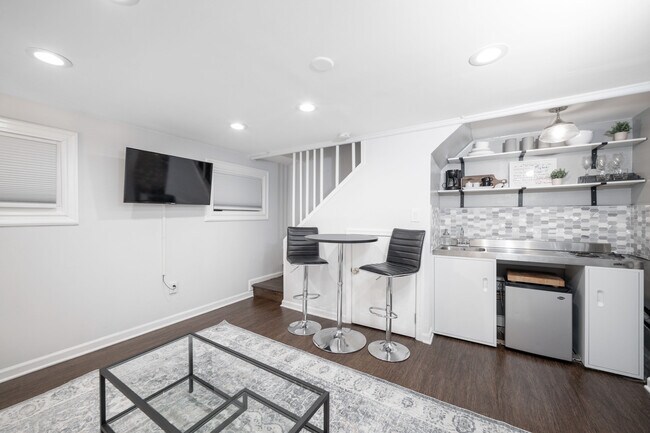 Building Photo - Basement