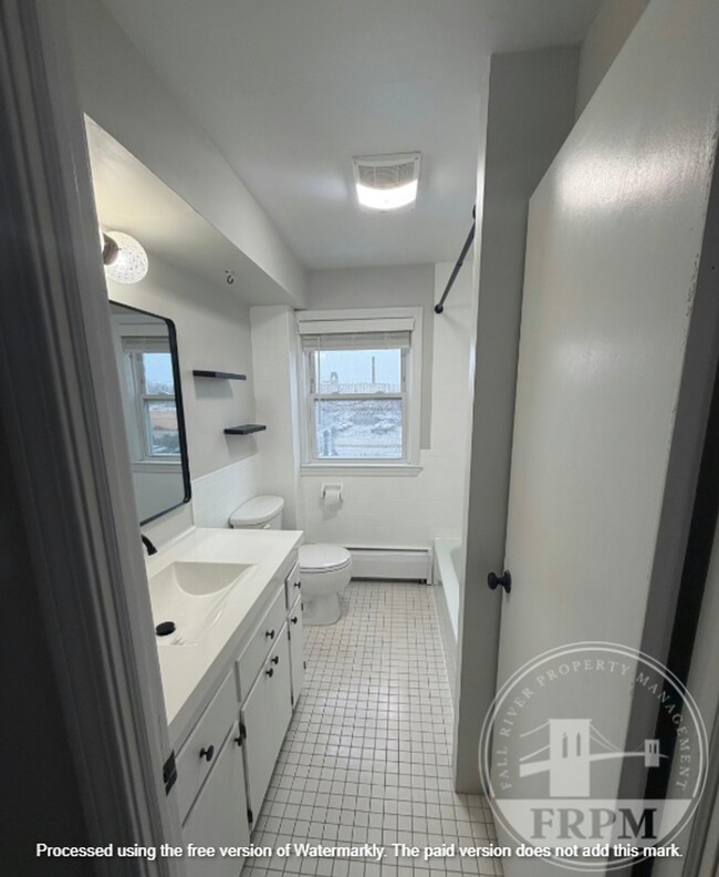 Building Photo - 64 Walnut St