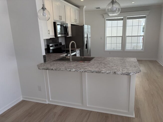 Building Photo - 1646 Voyager Dr