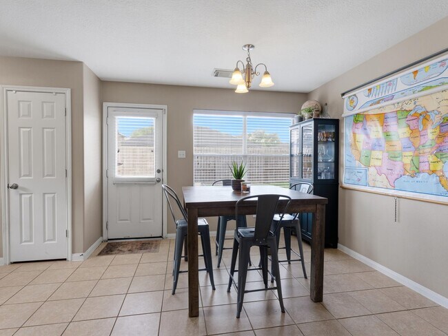 Building Photo - 15811 Sarasam Creek Ct