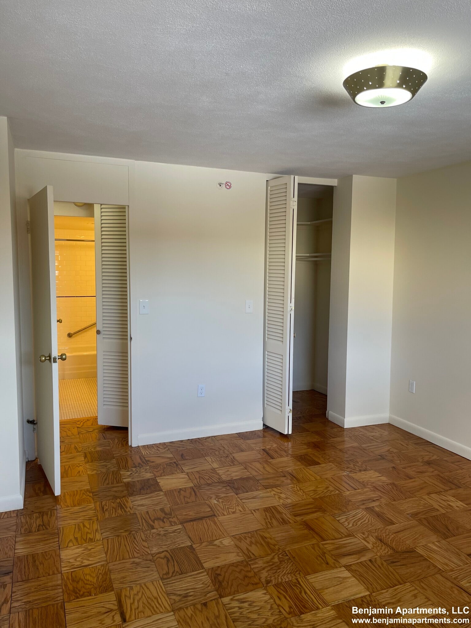 Building Photo - 71 Monmouth St