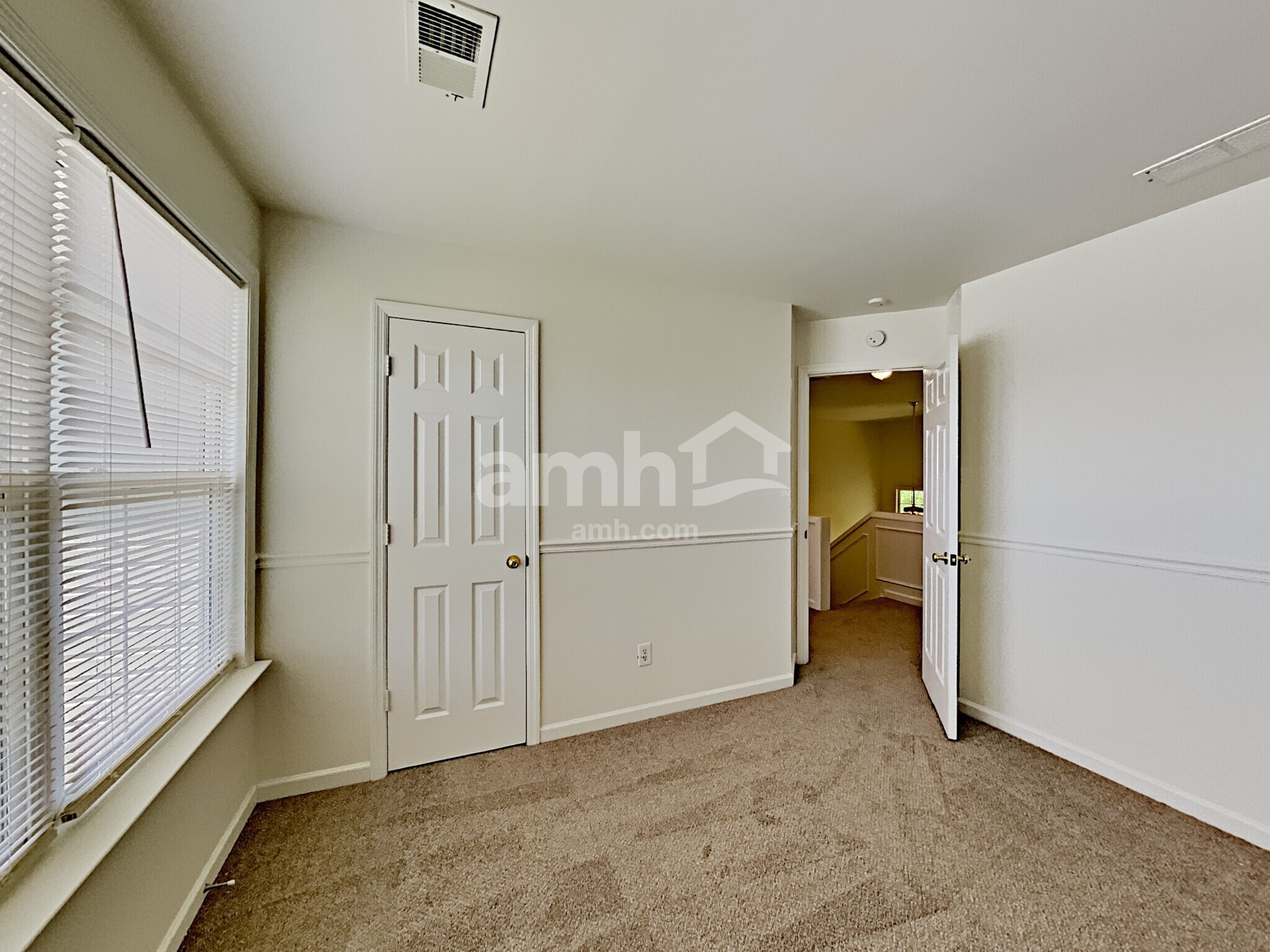 Building Photo - 710 Bob White Ct