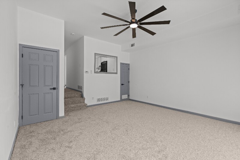 Building Photo - 546 Carriage Cir