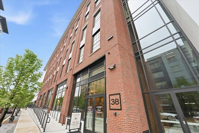 Building Photo - 38 Jackson St