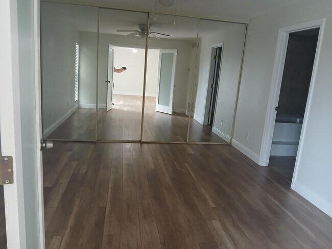 Building Photo - 639 Executive Center Dr