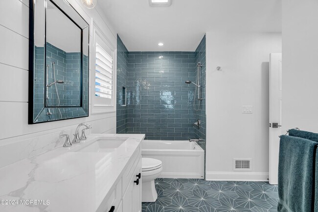 Building Photo - 3574 Ocean Terrace