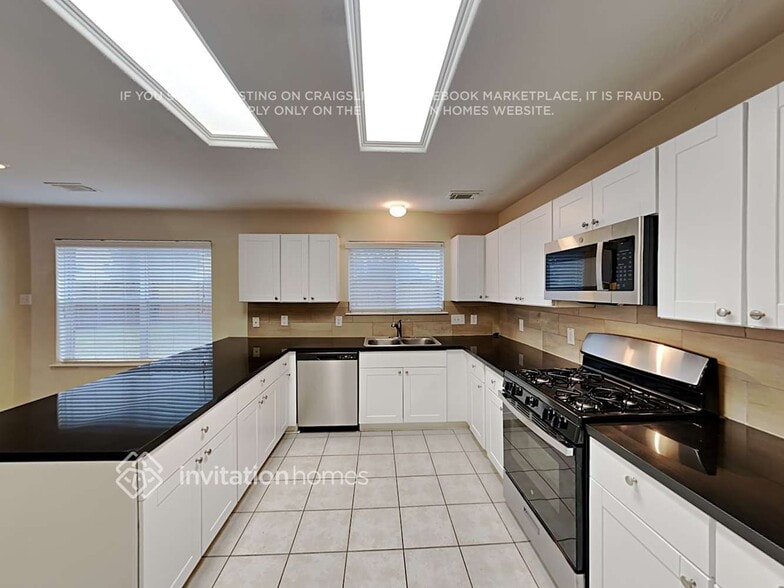 Building Photo - 410 Sun River Ln