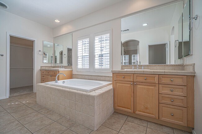 Building Photo - 23932 Windward Ln
