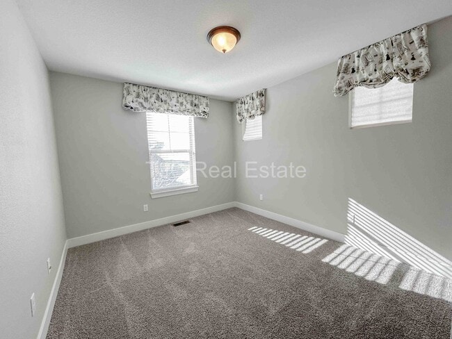 Building Photo - Finished Basement