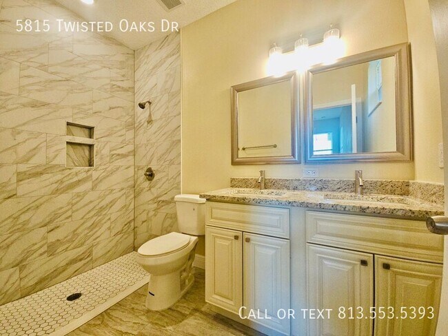 Building Photo - 5815 Twisted Oaks Dr
