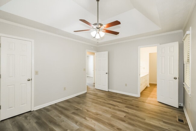 Building Photo - 10 Beaverdam Ct