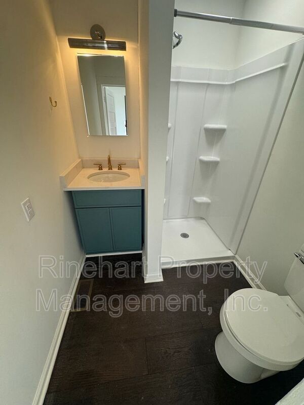 Building Photo - 104 Calhoun St