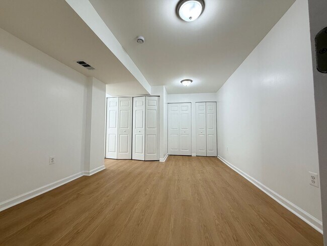 Building Photo - Spacious & Updated Pasadena Townhome for Rent