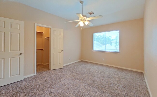 Building Photo - 2810 White Oak Ln