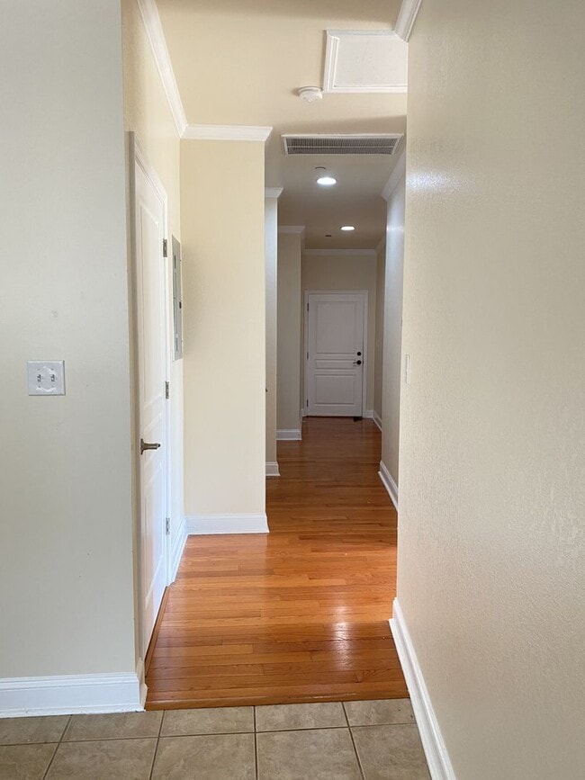 Building Photo - Broad Creek