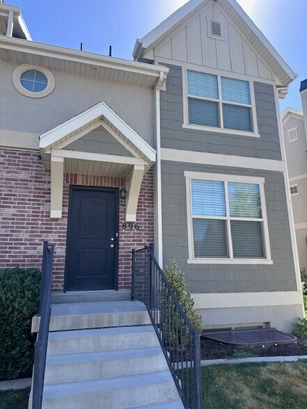 Primary Photo - 896 S Crescent Way