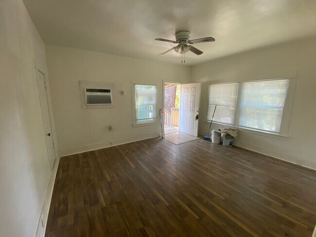 Building Photo - 1164 Magnolia Ave