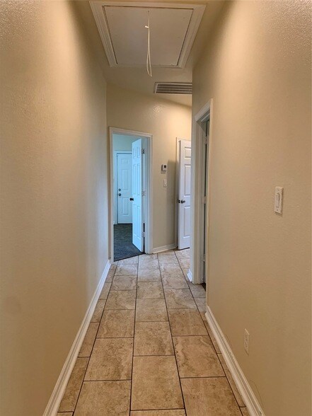 Building Photo - 14914 Darbydale Dr