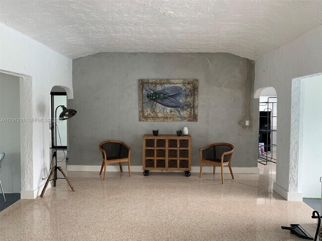 Building Photo - 6003 S Indian River Dr