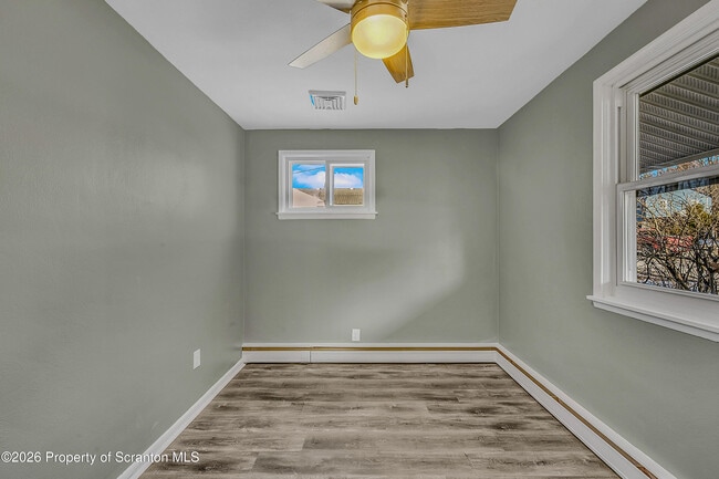 Building Photo - 301 Seymour Ave