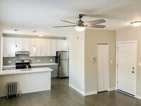 Building Photo - 5208 N Damen Ave