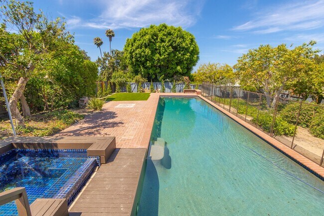 Building Photo - Iconic A-Frame Encinitas 4 Bed + Studio Sp...