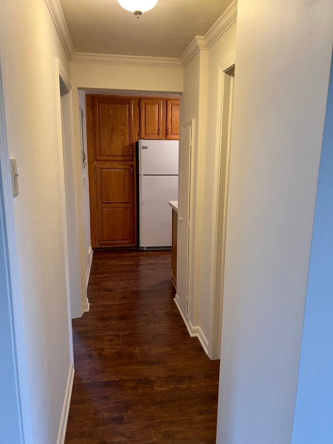 Hall to kitchen - 4705 Ardmore Ave