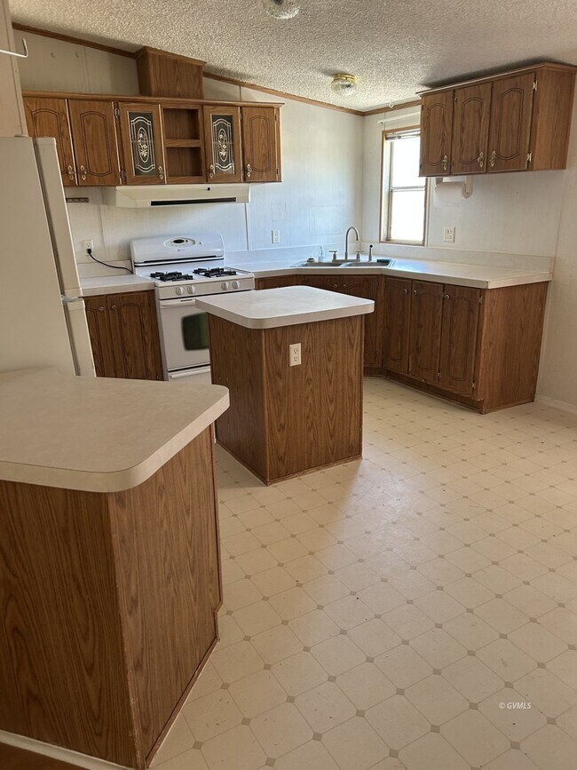 Building Photo - 1805 Desert Tortoise Rd
