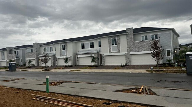 Building Photo - 320 Nine Iron Dr