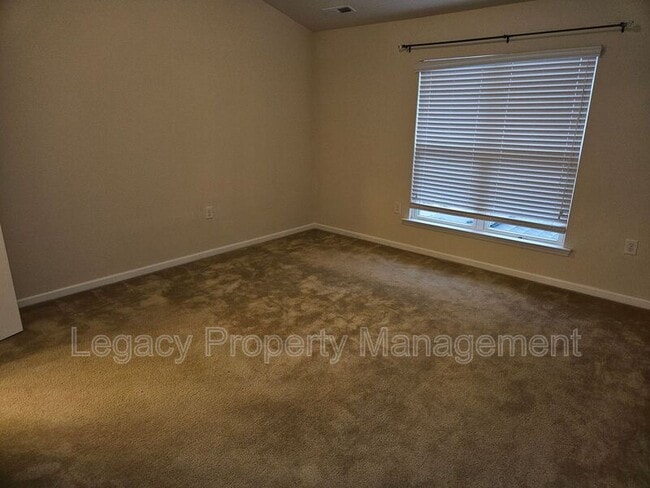 Building Photo - 1024 Saffron Lp