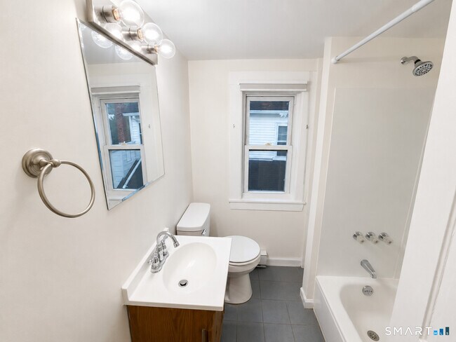 Building Photo - 64 Bannon St