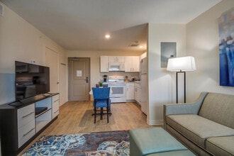 Building Photo - 2210 N Glenville Dr