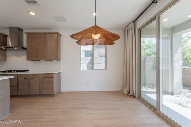 Building Photo - 4831 S Molly