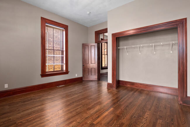 14 x 12 Bedroom with 3 windows & large closet - 2631 Shenandoah Ave