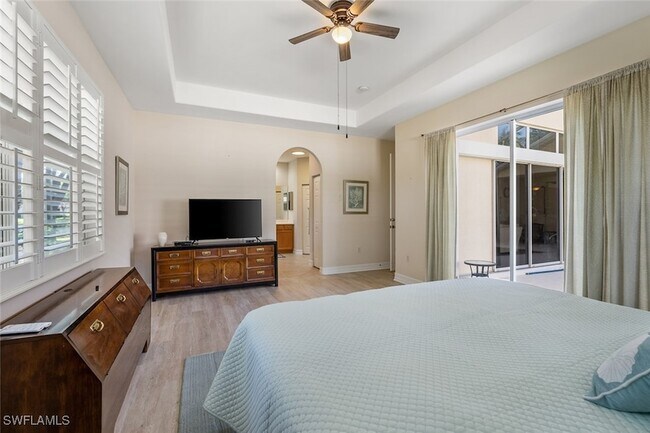 Building Photo - 1757 Tarpon Bay Dr S