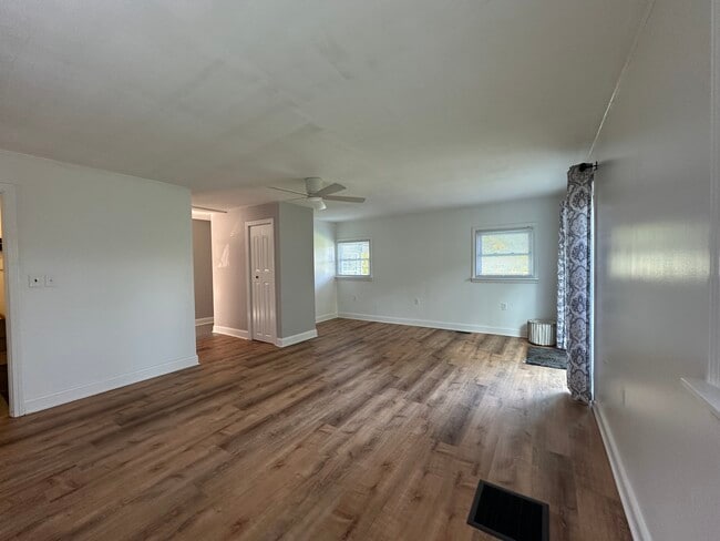 Building Photo - 50 Clear Lake Manor Rd