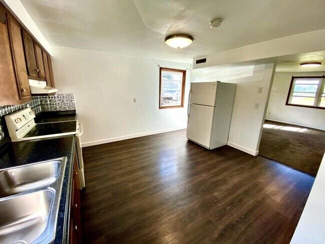 Building Photo - 507 North St.