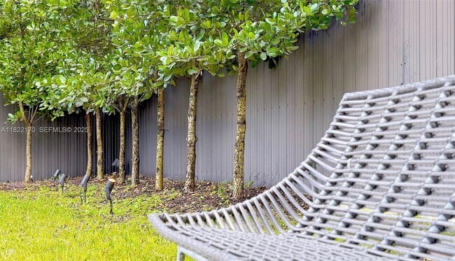 Building Photo - 130 SW 25th Rd