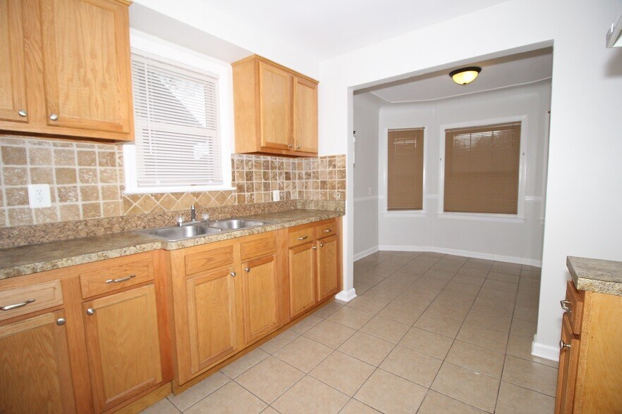 Building Photo - 22480 Lambrecht Ave